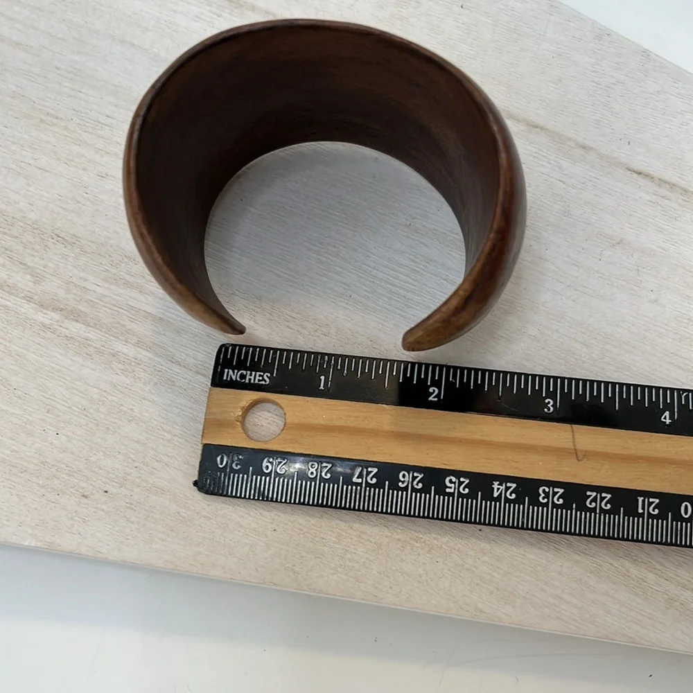 Large WOOD Cuff bracelet inset shell - Picture 6 of 11